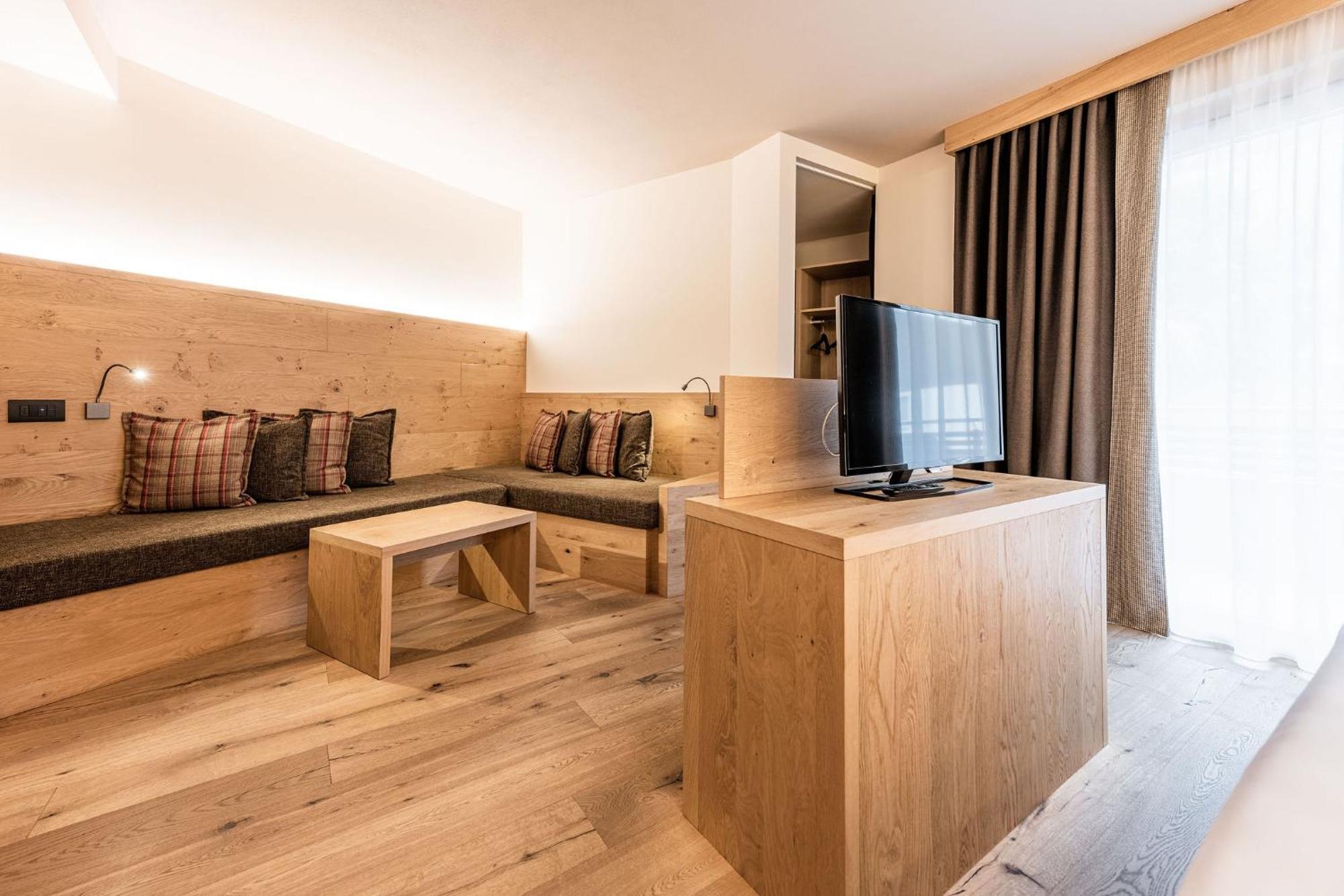 Monroc Hotel Коммеццадура Экстерьер фото