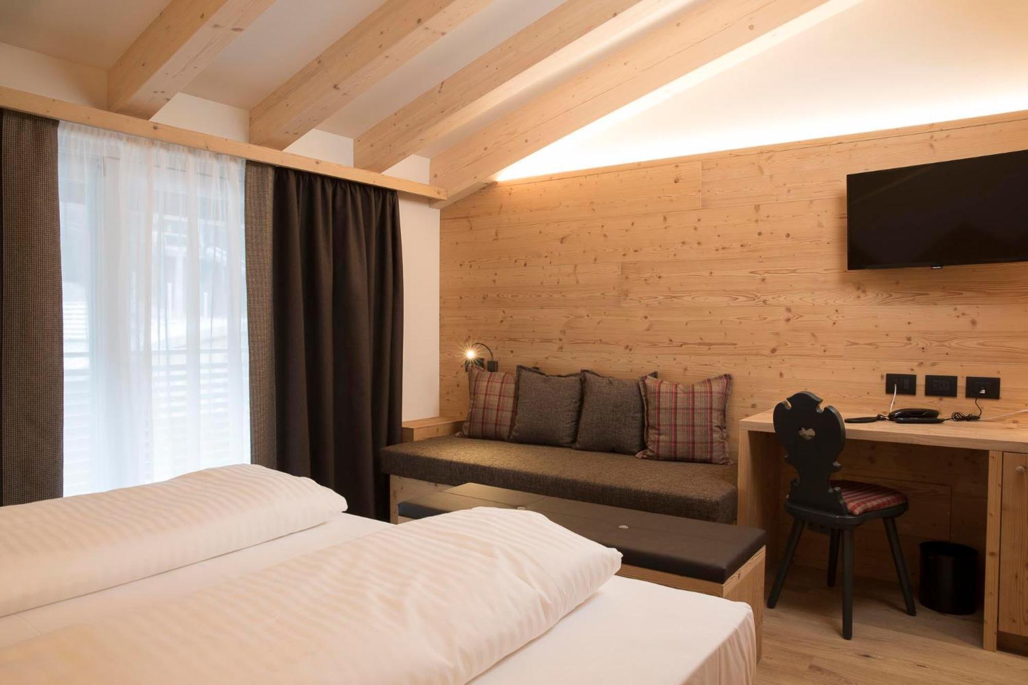 Monroc Hotel Коммеццадура Экстерьер фото