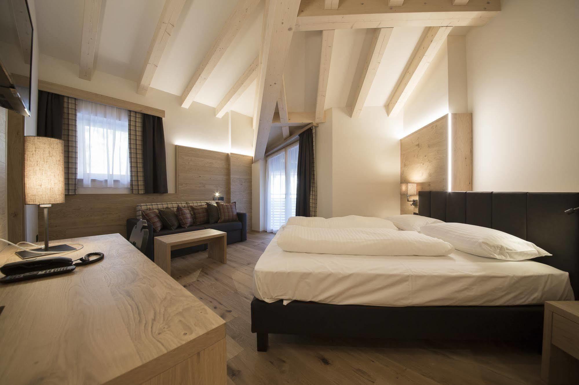Monroc Hotel Коммеццадура Экстерьер фото
